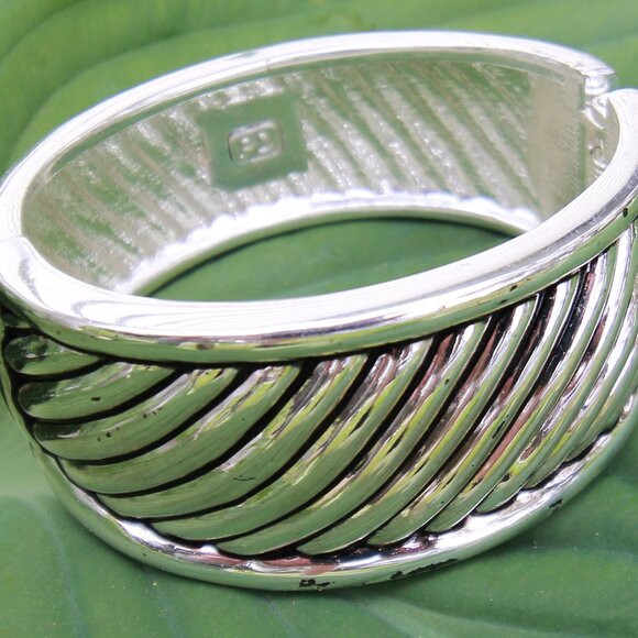 Vintage Premier Designs Silver Tone and Black Cuff Bracelet - Picture 3 of 10